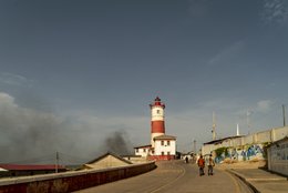 Accra;-Ghana;-Jamestown;-lighthouse;-Jamestown-lighthouse;-daily-life;-street;-pedestrian;-smoke;-mural;-graffiti;-colonial-architecture;-colonial-heritage;-Gold-Coast;-West-Africa;-Gulf-of-Guinea;-historic-district;-fishing-community;-street-photography;-documentary-photography